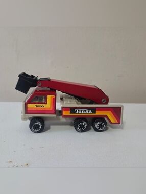Vintage 1980s Tonka Cherry Picker Bucket Truck Pressed Steel & Plastic Loose